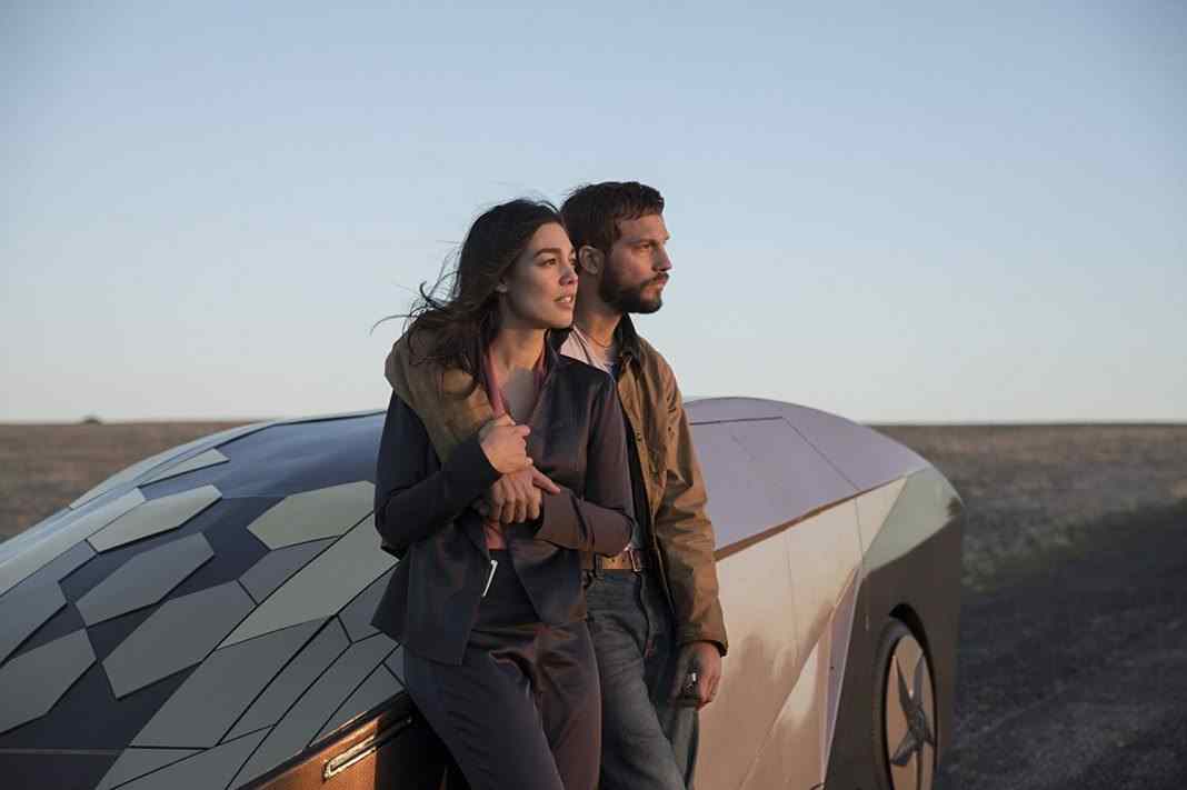 Logan Marshall Green and Melanie Vallejo in Upgrade