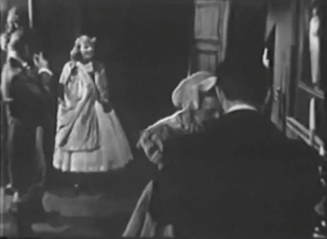 Family in Foyer - lights out