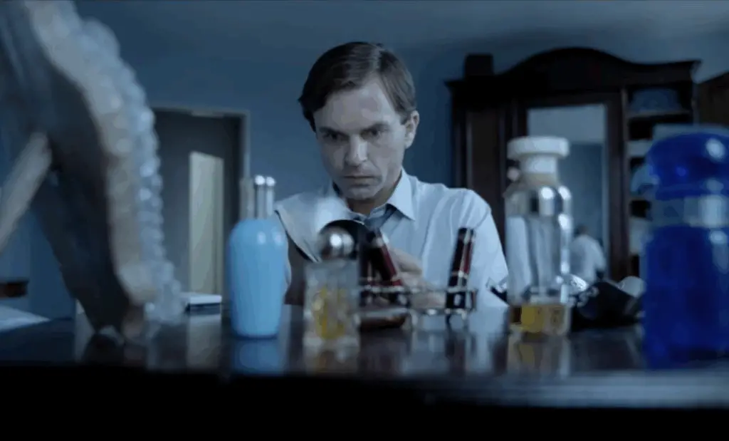 Whenever Sam Neill showed up in a horror movie, you KNEW he was about to class up the joint.