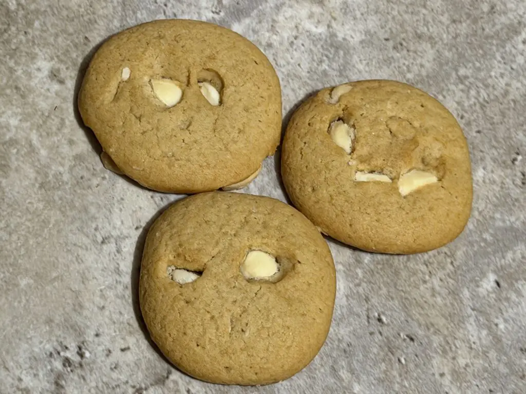 Tell me the one on the bottom isn't staring at you.