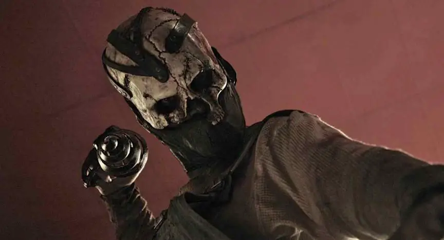 The masked killer (Lee Main) in Jack Messitt's 2008 slasher Midnight Movie.
