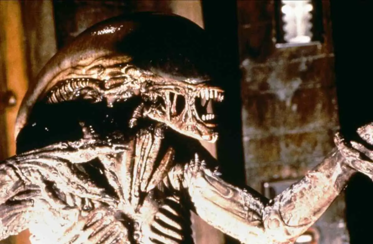 alien-3-xenomorph-light