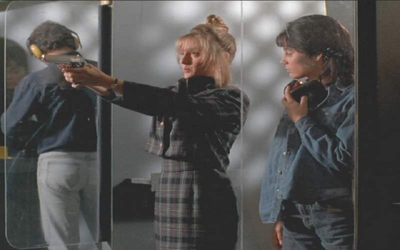 Carol-Kane-Stranger-Calls-Gun