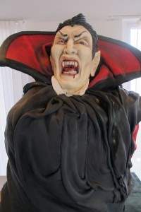 dracula movie themed cake.