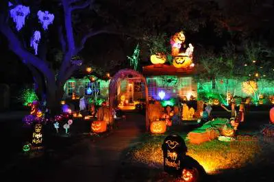 Amazing Halloween Horror Houses - Wicked Horror