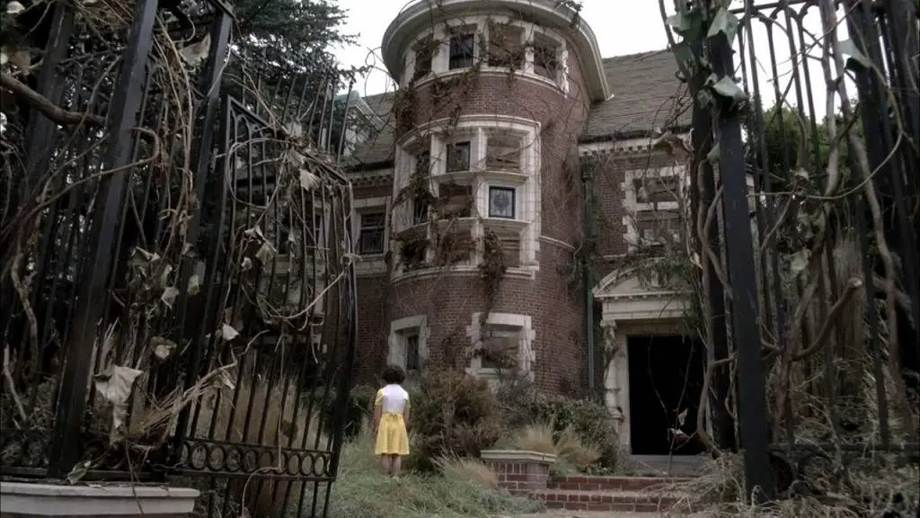 Season one american horror story murder house.