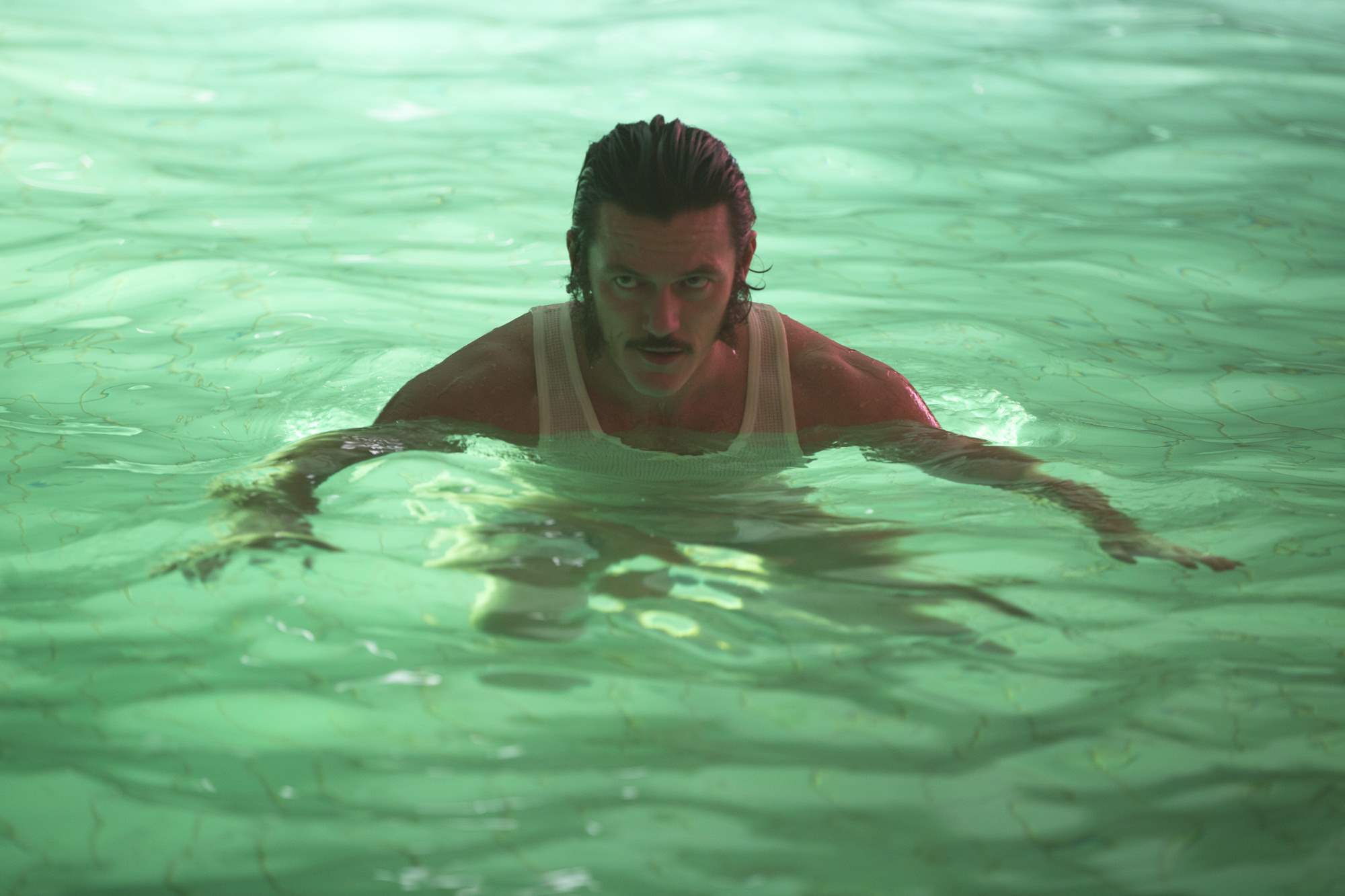 Luke Evans in High-Rise