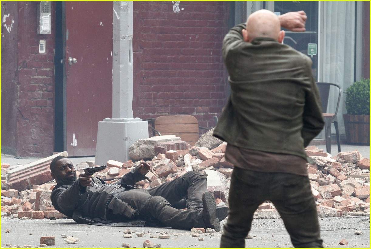 Idris Elba & Jackie Earle Haley in The Dark Tower