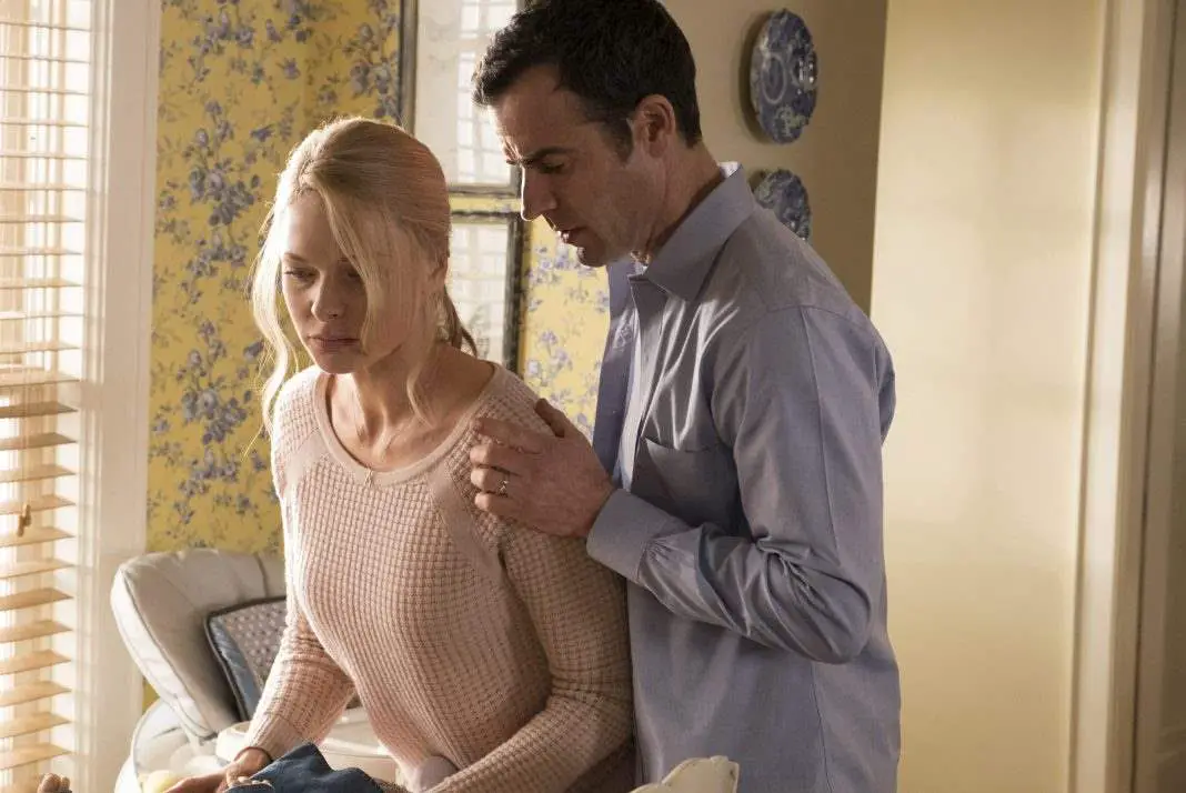 Rebecca Fergus and Justin Theroux in The Girl On The Train