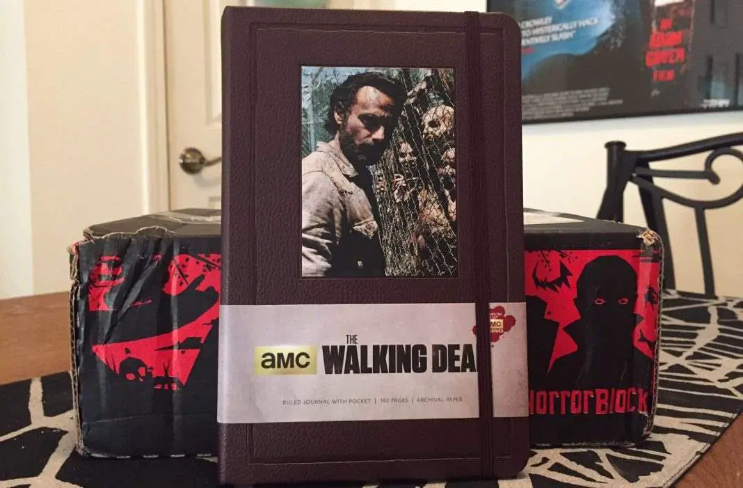 A Walking Dead journal in the October 2016 Horror Block