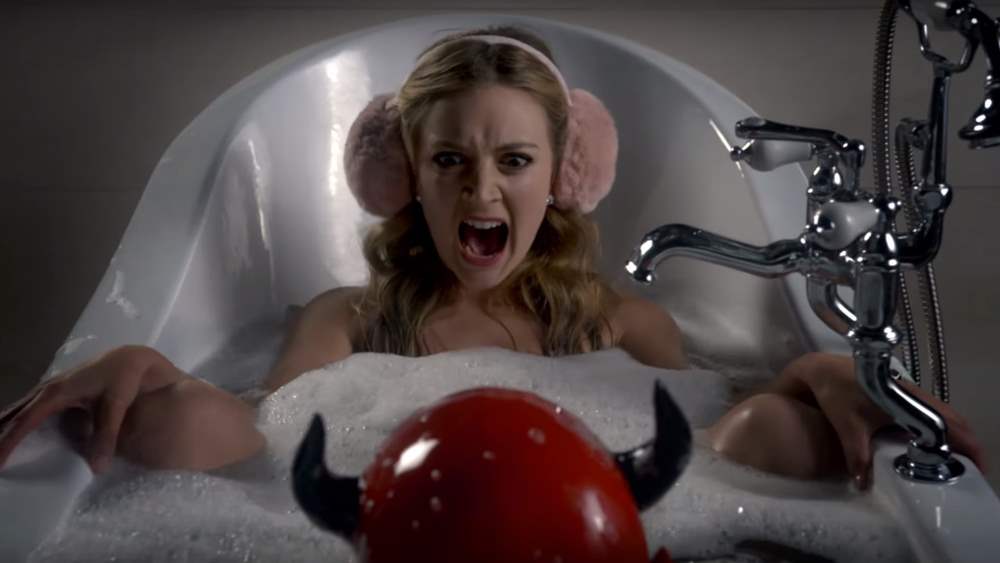 Scream Queens bath screaming