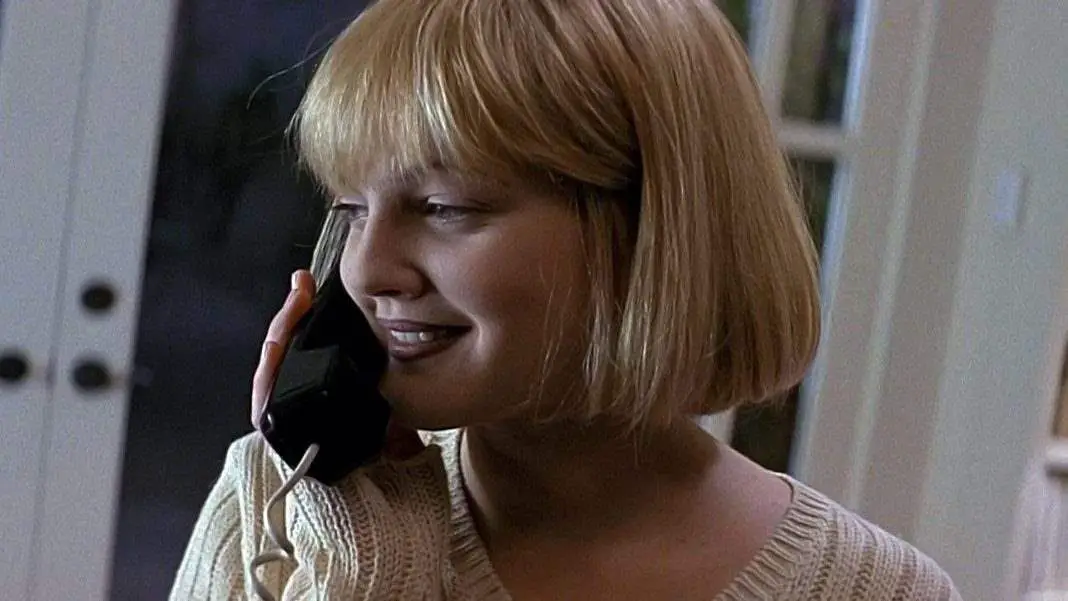 Drew Barrymore takes a call from the killer in Scream