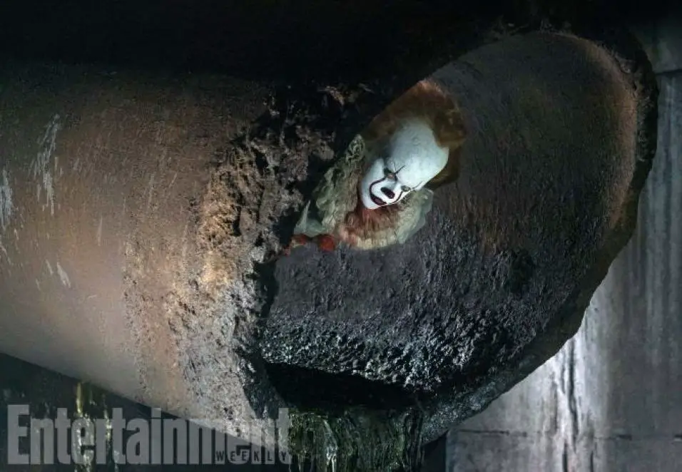 Pennywise crawling in sewer in IT remake