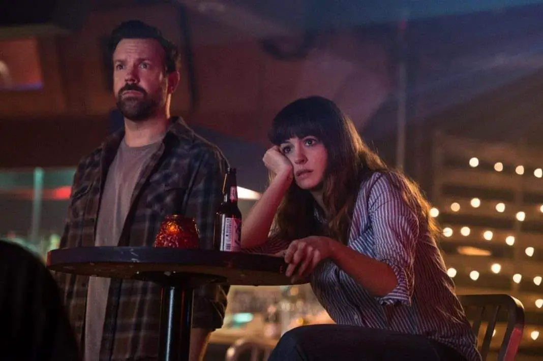 Jason Sudeikis and Anne Hathway in Colossal 3