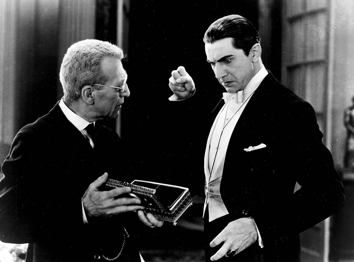 Van Helsing confronting Dracula
