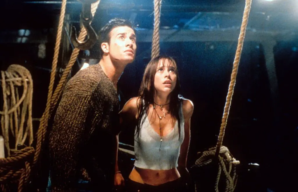 Freddie Prinze Jr. and Jennifer Love Hewitt appear in I Know What You Did Last Summer